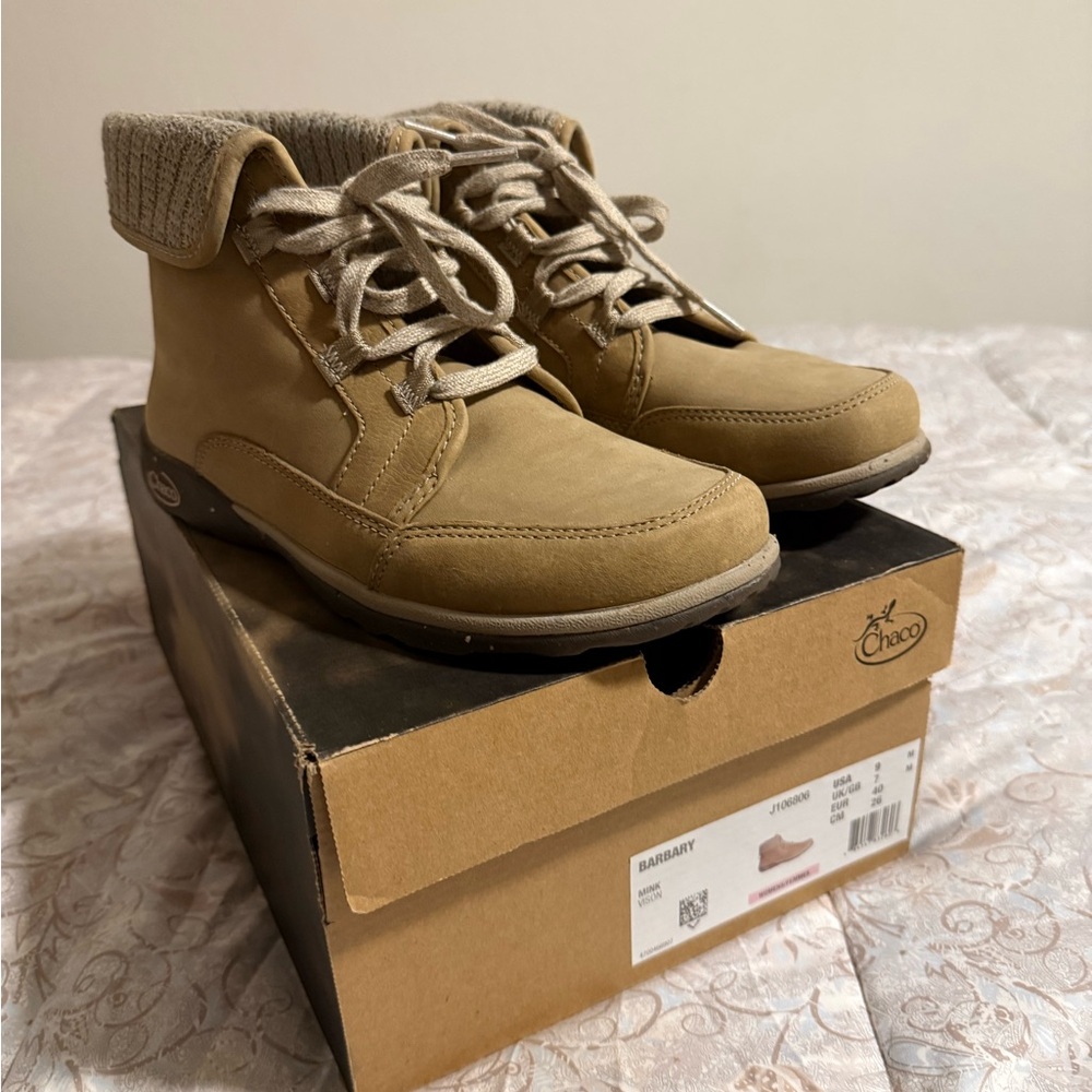 Chaco Women’s TanBoots with Knit Cuff